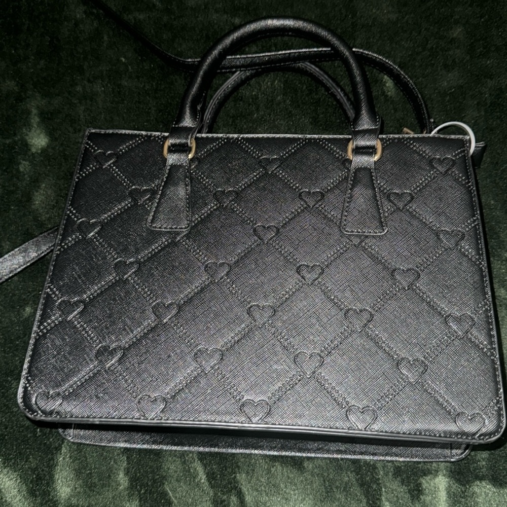 Heart black purse